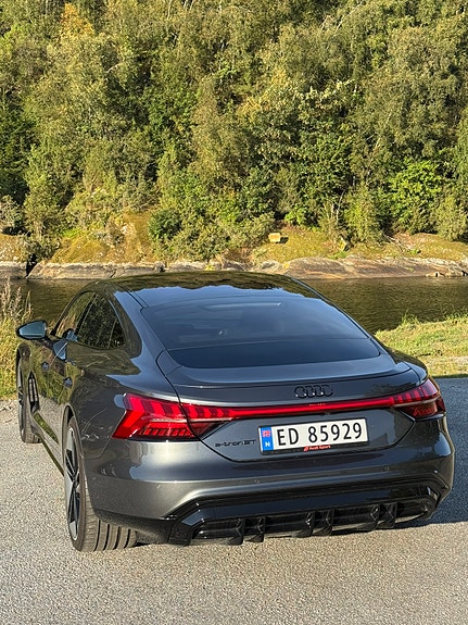 Audi e-tron GT 9 of 30