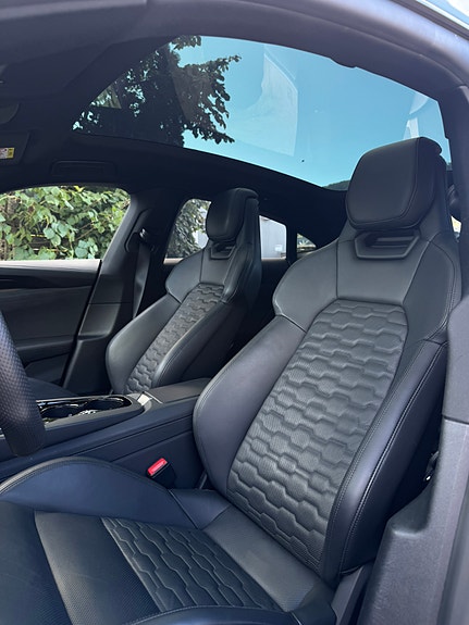 Audi e-tron GT 18 of 30