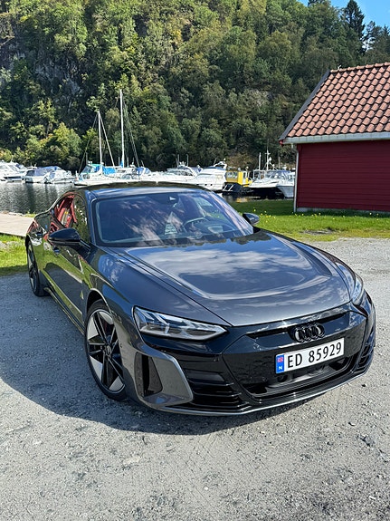 Audi e-tron GT 14 of 30