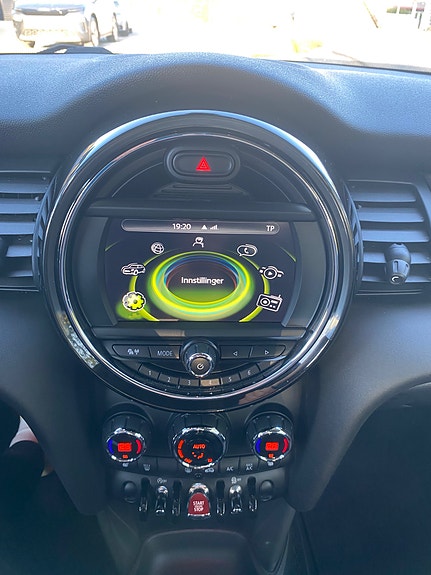 MINI Cooper 12 of 14