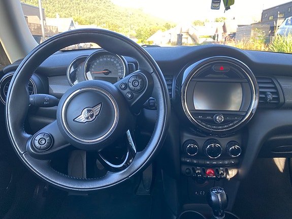 MINI Cooper 10 of 14