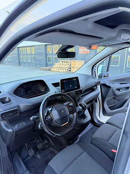 Peugeot Partner 12 of 17