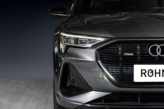 Audi e-tron 7 of 29