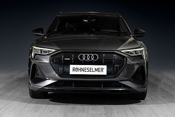 Audi e-tron 3 of 29