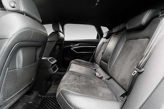 Audi e-tron 15 of 29