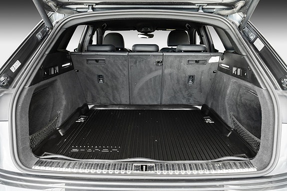 Audi e-tron 17 of 29