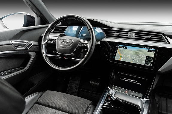 Audi e-tron 11 of 29