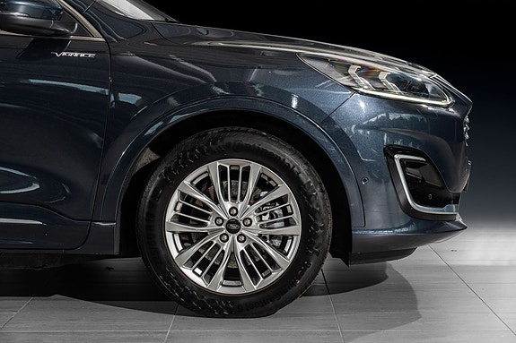 Ford Kuga 10 of 26