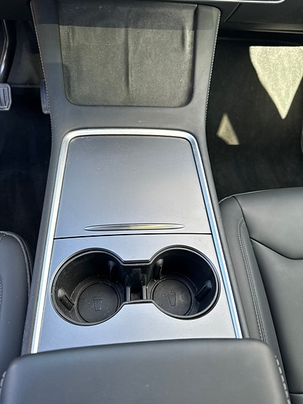 Tesla Model Y 13 of 14