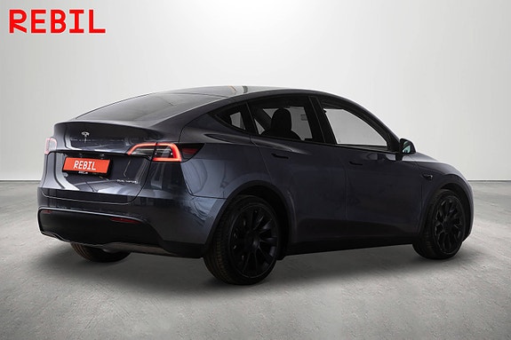 Tesla Model Y 7 of 27