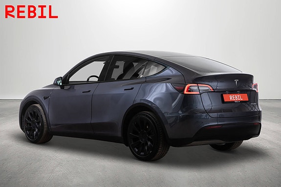 Tesla Model Y 5 of 27