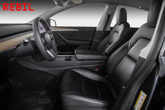 Tesla Model Y 8 of 27