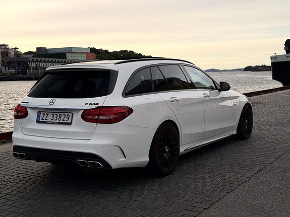 Mercedes-Benz C63 3 of 17