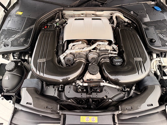 Mercedes-Benz C63 12 of 17