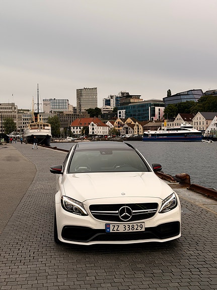 Mercedes-Benz C63 7 of 17