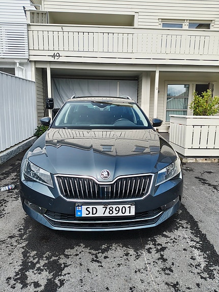 Skoda Superb 2 of 15