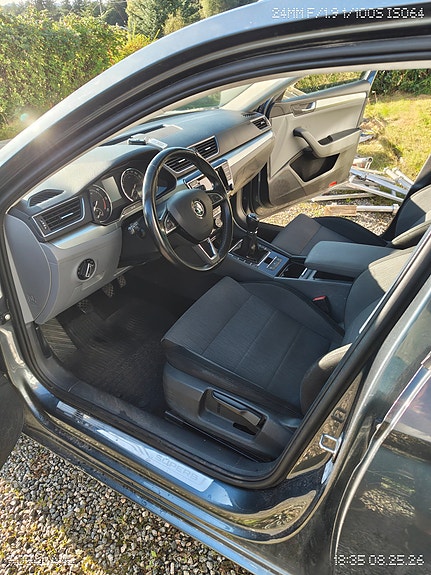Skoda Superb 11 of 15