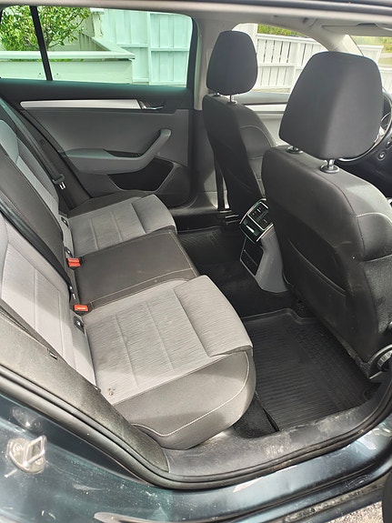 Skoda Superb 14 of 15