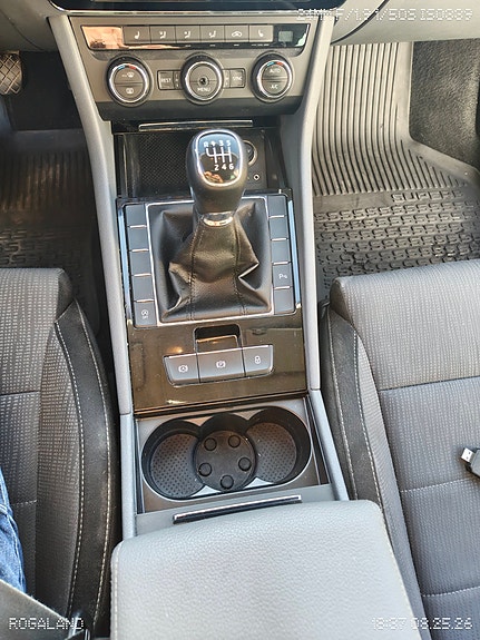 Skoda Superb 9 of 15