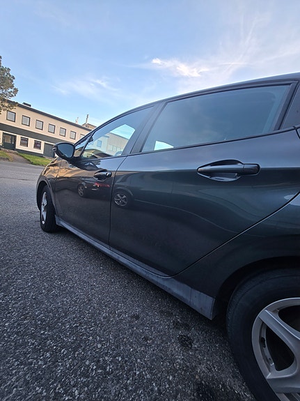 Peugeot 208 7 of 17