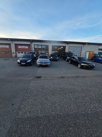 Peugeot 208 16 of 17