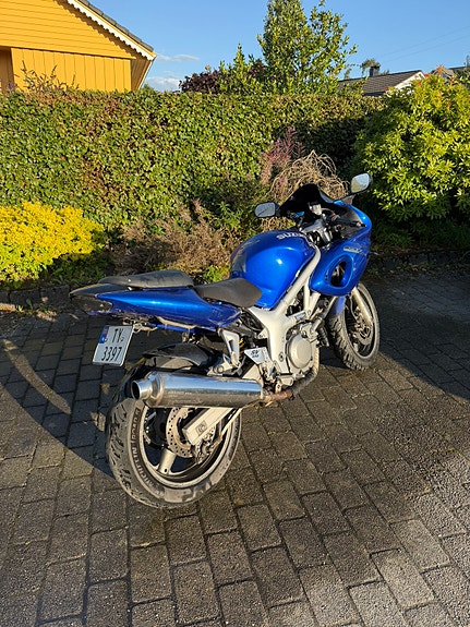 Suzuki SV 650 S 2 of 8