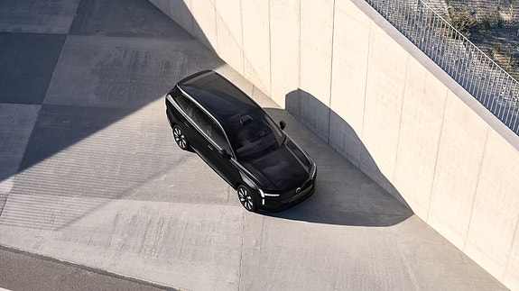 Volvo EX90 13 of 30