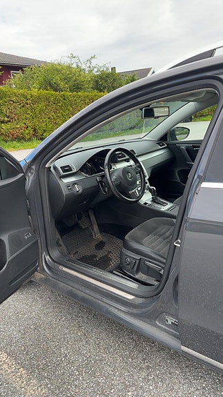 Volkswagen Passat 13 of 22