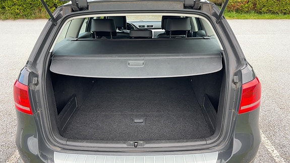 Volkswagen Passat 7 of 22