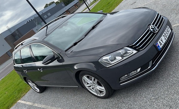 Volkswagen Passat 5 of 22