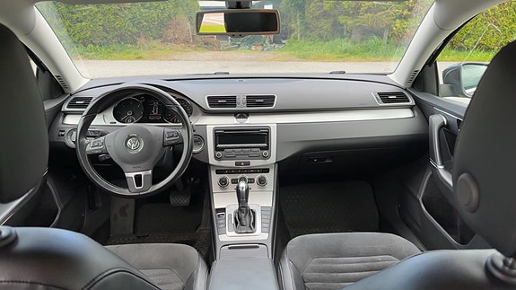 Volkswagen Passat 14 of 22