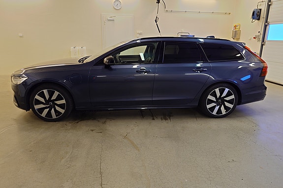 Volvo V90 2 of 10