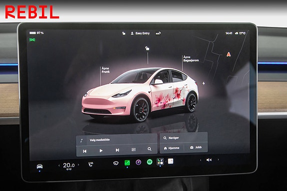 Tesla Model Y 15 of 28