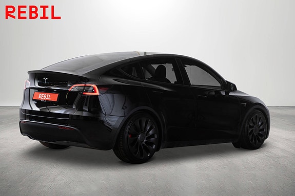 Tesla Model Y 7 of 28