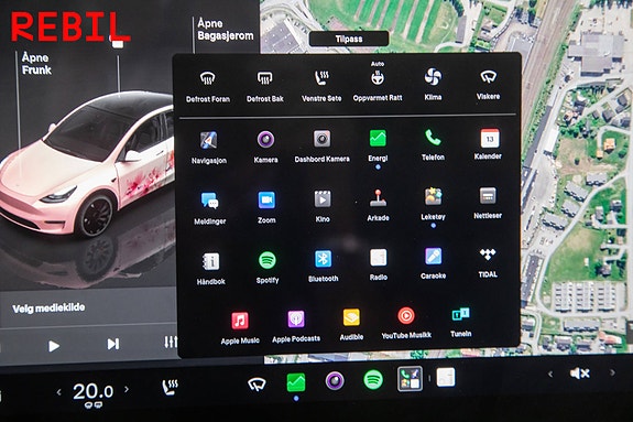 Tesla Model Y 18 of 28