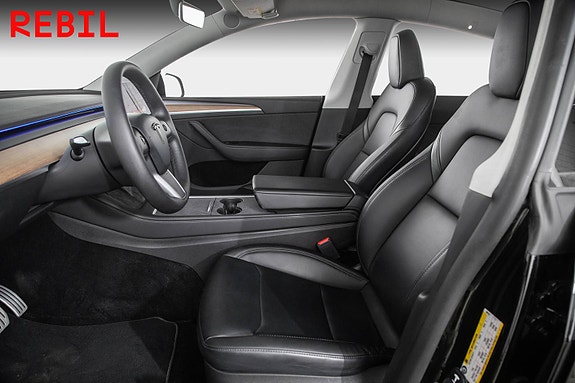 Tesla Model Y 8 of 28