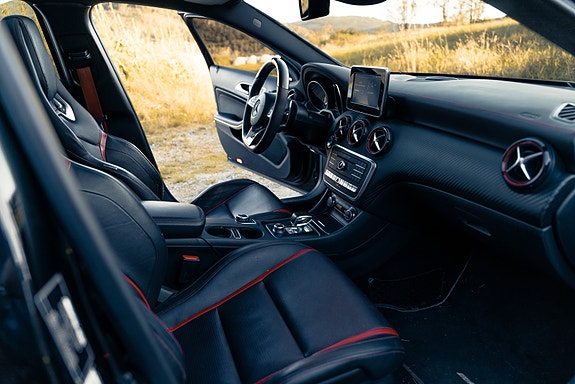 Mercedes-Benz A45 19 of 29