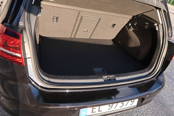 Volkswagen e-Golf VII 9 of 13