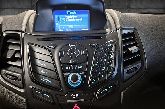 Ford Fiesta 14 of 15