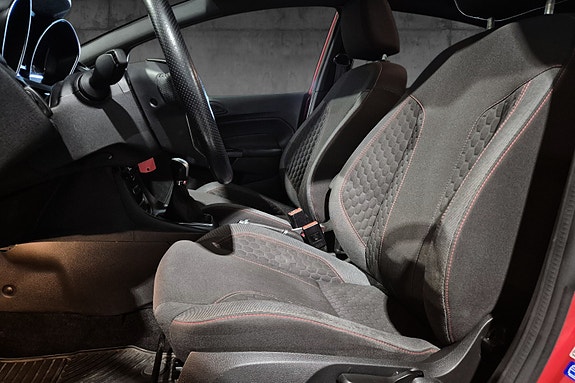 Ford Fiesta 10 of 15