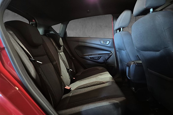 Ford Fiesta 13 of 15