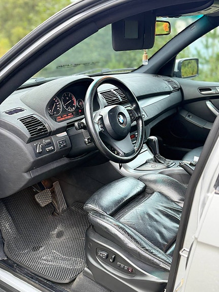 BMW X5 25 of 30