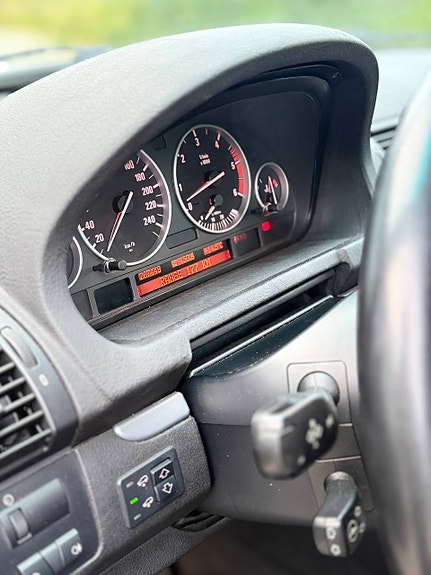 BMW X5 27 of 30