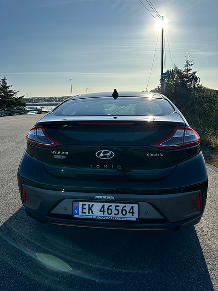 Hyundai IONIQ 4 of 30