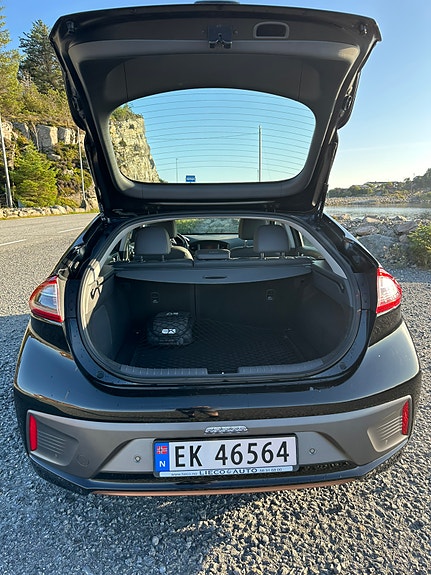 Hyundai IONIQ 6 of 30