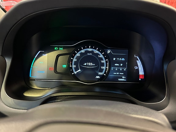 Hyundai IONIQ 26 of 30