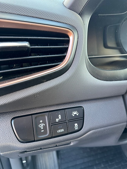 Hyundai IONIQ 11 of 30