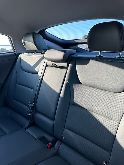 Hyundai IONIQ 15 of 30