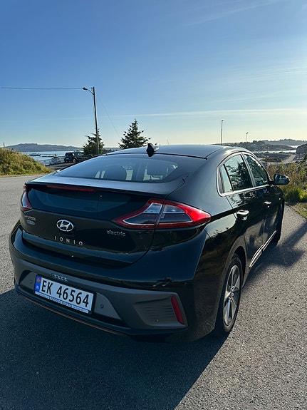 Hyundai IONIQ 3 of 30