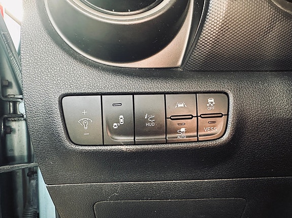 Hyundai Kona 24 of 30